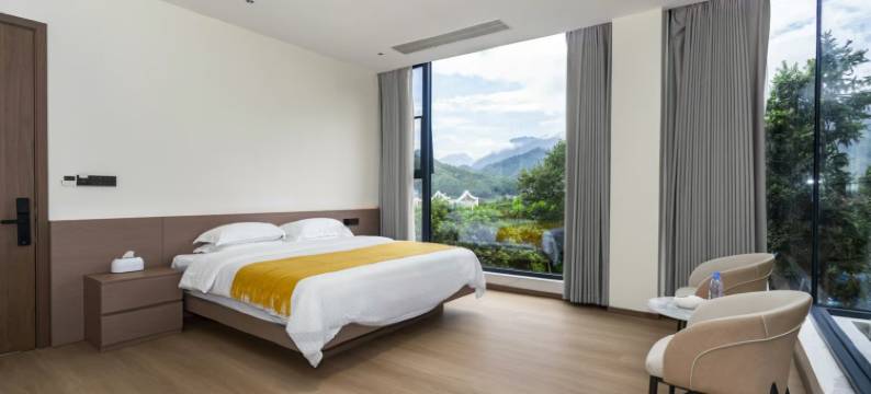 莽山源著·大峡谷畔山居图片