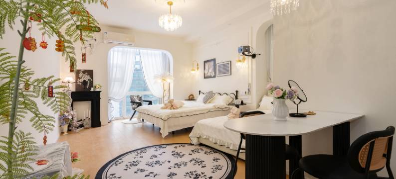 重庆油画师的家之高层江景民宿(解放碑洪崖洞店)图片