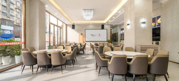 季枫国际酒店(南部县店)图片