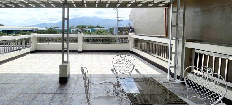 红门酒店@国会景观MC旅馆-新比斯开(RedDoorz @ Capitol View MC Inn Nueva Vizacaya)图片