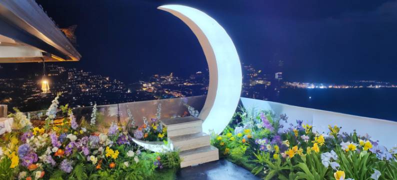 抱月楼·C位景观度假美宿(西江千户苗寨观景台店)图片