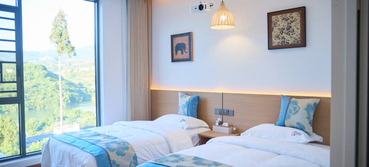 江畔芙蓉观景民宿图片