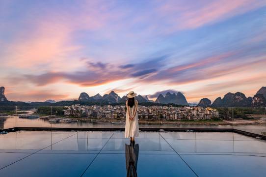 世熙天悦江景酒店(阳朔西街漓江店)