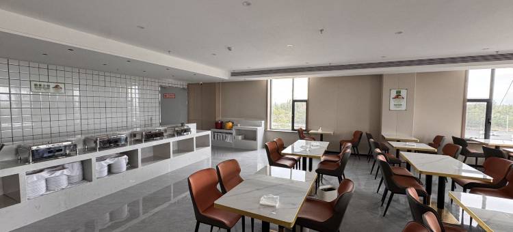 云朵酒店(淖毛湖镇店)图片