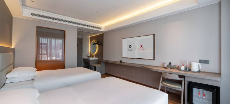 季枫国际酒店(信阳火车站万达广场店)图片