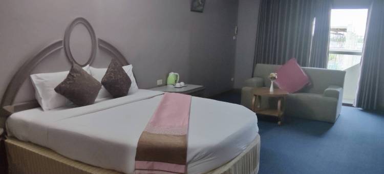 巴吞他尼广场酒店(Pathum Thani Place Hotel)图片