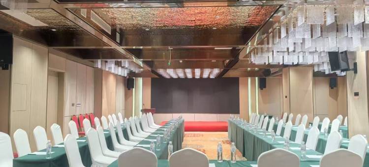 伊宁市政府伊犁河丽呈华廷酒店图片