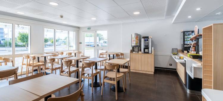 加莱航站楼住宿加早餐酒店(B&B Hotel Calais Terminal Cité Europe 2 étoiles)图片