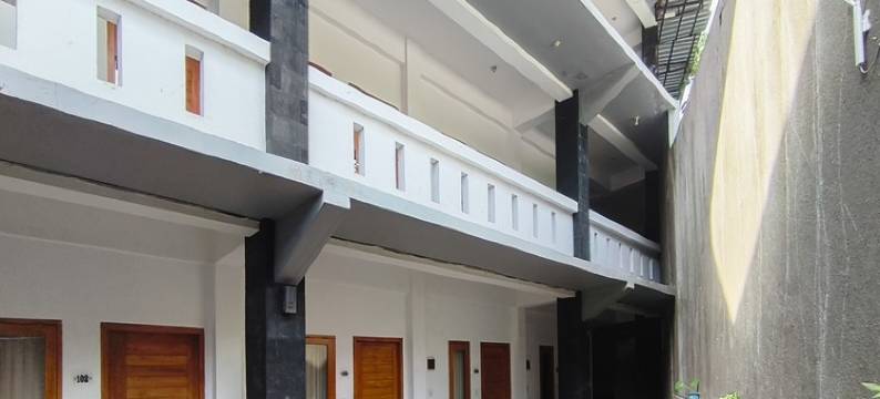 BC Inn near Senggigi Harbour RedPartner图片