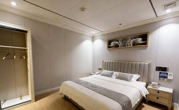 鸿逸酒店(长安厦边大街店)