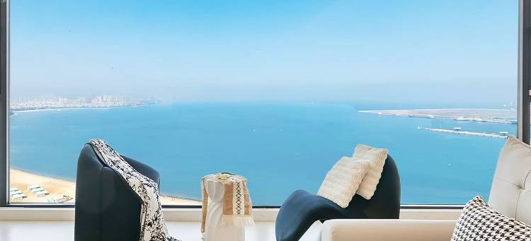 Crystal Bayview Hotel晶海湾海景公寓(威海站华发新天地店)图片