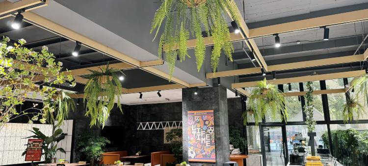 上海徐家汇八万人体育场趣栗酒店图片
