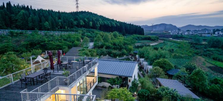 清镇引舍故里康养度假民宿(红枫湖景区店)图片