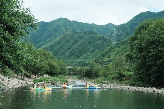 包包里 BaoBaoLi·山野溪谷泳池度假美宿(浙北之巅峡谷漂流店)图片