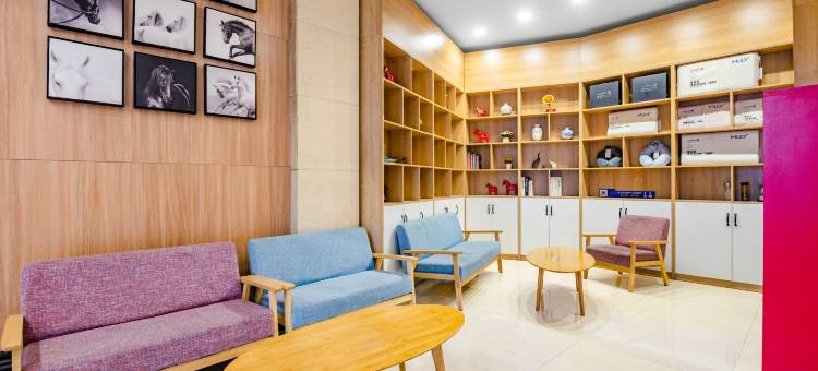 骏怡连锁酒店(信阳火车站店)图片