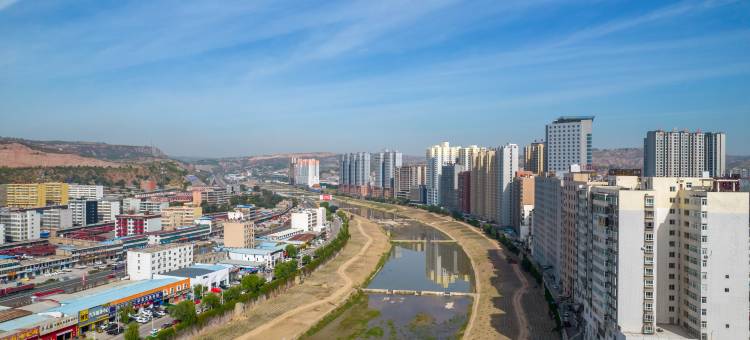 坤逸·精品酒店(榆林府谷高石崖火车站店)图片