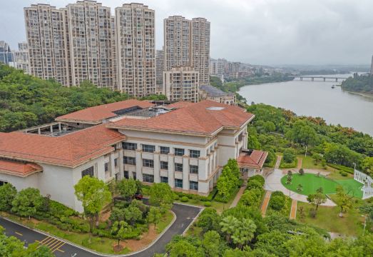 赣州鼎峯乾龙花园酒店（经济开发区万达店）外景图