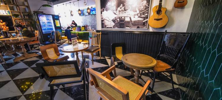 POSHPACKER太古里盖碗茶旅行酒店(成都新南门地铁站店)图片