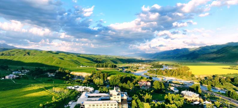 尼勒克天山黑蜂庄园生态酒店图片