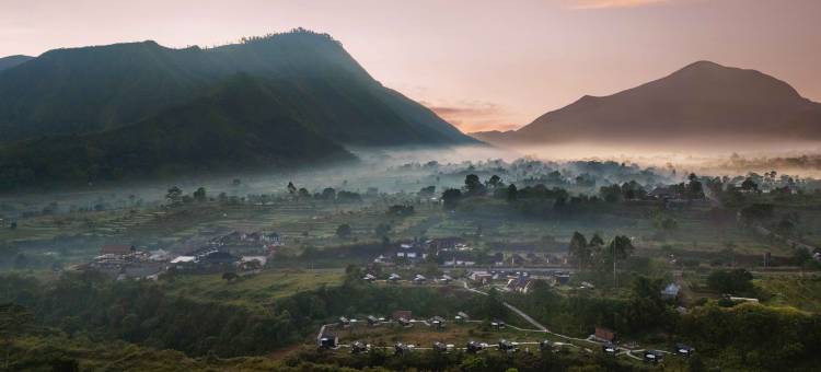 龙目岛林贾尼山博博客宾(Bobocabin Gunung Rinjani, Lombok)图片