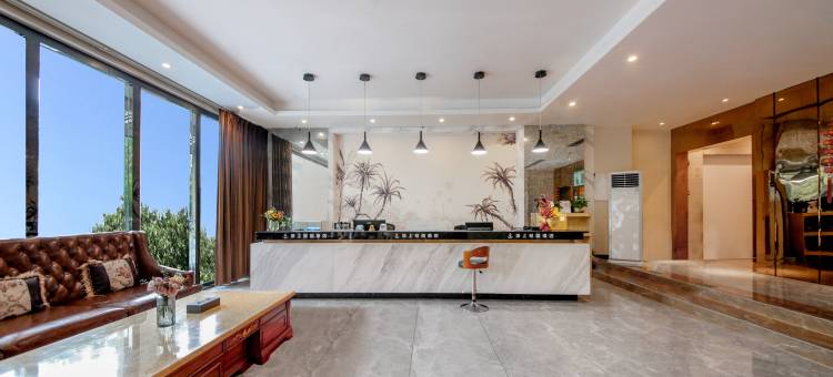 城上轻居酒店(成都高新华府大道地铁站店)图片