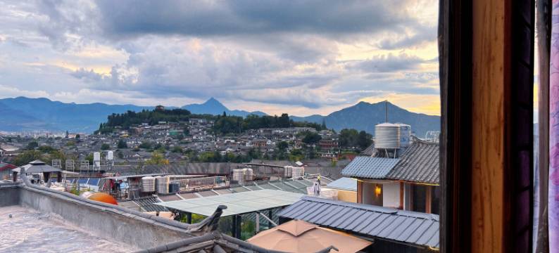 花墙月下观景客栈(古城大水车店)图片