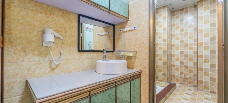 金百合快捷宾馆(信宜窦州里文化创意街玉都公园店)图片