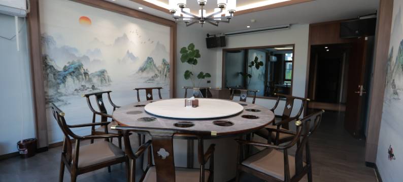 克什克腾旗经棚镇至云雀拾光酒店图片