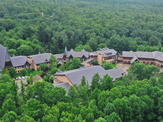 长白山蓝景国际生态交流中心