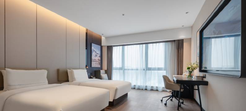 成都天府新区二江寺地铁站亚朵酒店图片