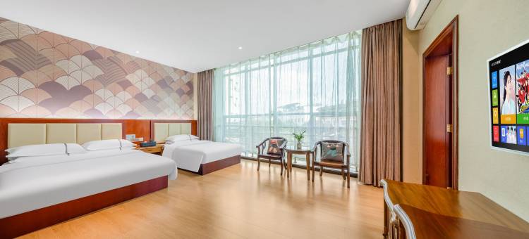 瑞丽蕾巍酒店(瑞丽财富广场旅游步行街店)图片