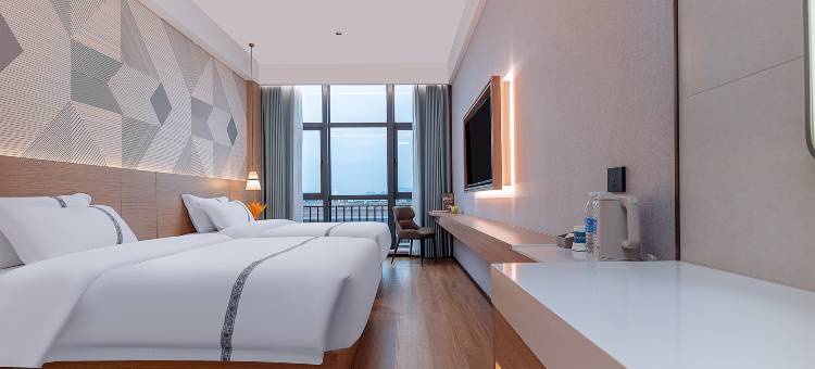 泉商酒店(柳州白莲机场毅德城店)图片