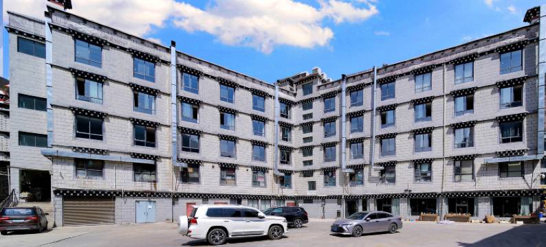 稻城亚丁贡金莲日酒店图片