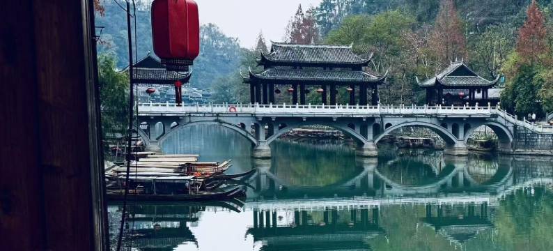 烟雨楼丨Phoenix·DreamCornor·江景精品民宿(凤凰古城景区店)图片