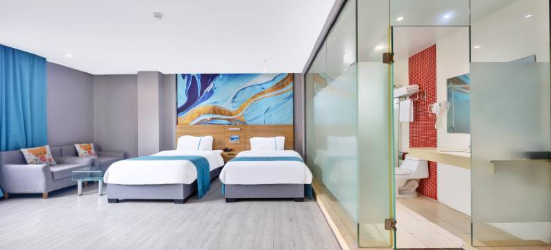 兰丽百合E Hotel(阳江汽车总站君怡广场店)图片