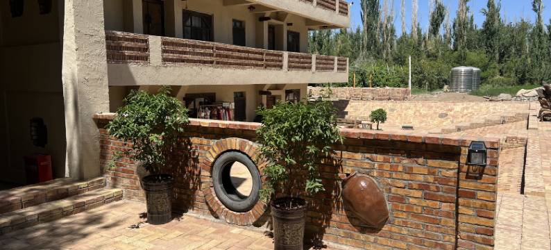 废墟园民宿(鸣沙山月牙泉景区店)图片