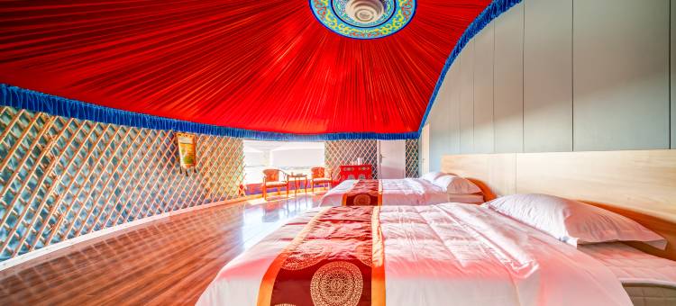 呼伦贝尔市陈巴尔虎旗金骄草原非遗传统蒙古包民宿图片