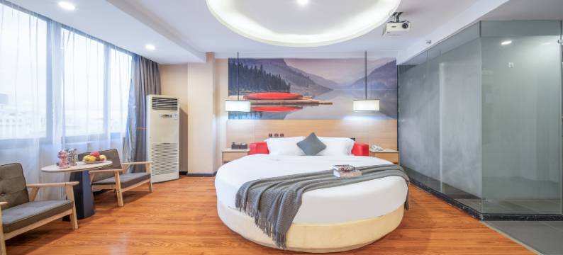 华国酒店(阳西县人民政府西湖公园店)图片