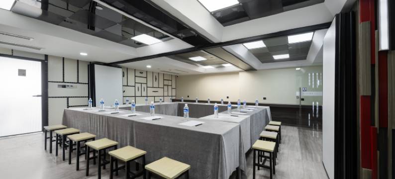 纯泊欢丽酒店(成都金沙遗址博物馆一品天下地铁站店)图片