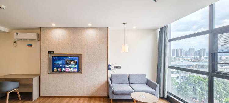 X视界电竞酒店(东莞凤岗雁田店)图片