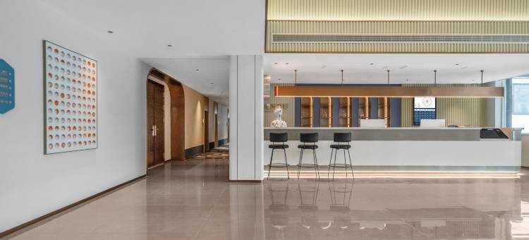 平凉崇信县龙泉寺兰欧尚品酒店图片