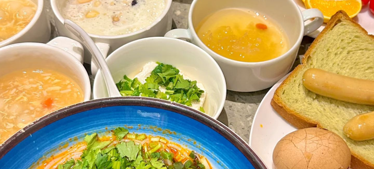 银春红商务酒店(江门江海万达广场店)图片