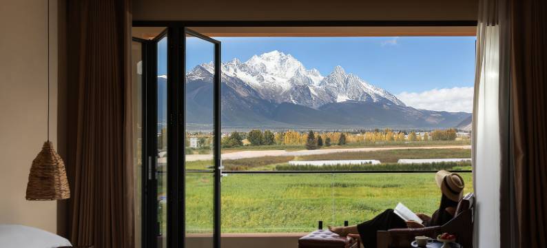 山眷云︱日照金山·臻选雪山全幅画景度假行馆(束河古镇店)图片