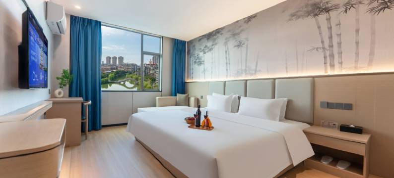 书旅酒店(南昌火车站辛家庵地铁站店)图片