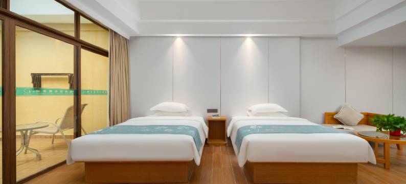 格美酒店(海东方沙滩公园店)图片