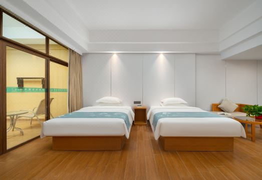 GEM Hotel (Dongfang Haitang Park) Hotel Overview