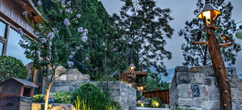 云丘山窑洞大院图片