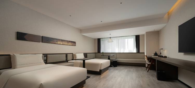 长春吾悦广场景阳大路亚朵酒店图片