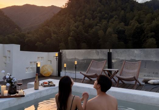 栖溪里·私汤温泉设计师民宿（泾县月亮湾风景区店）外景图