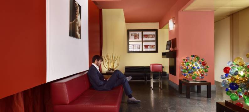 那不勒斯乌纳酒店(UNA Hotels Napoli)图片